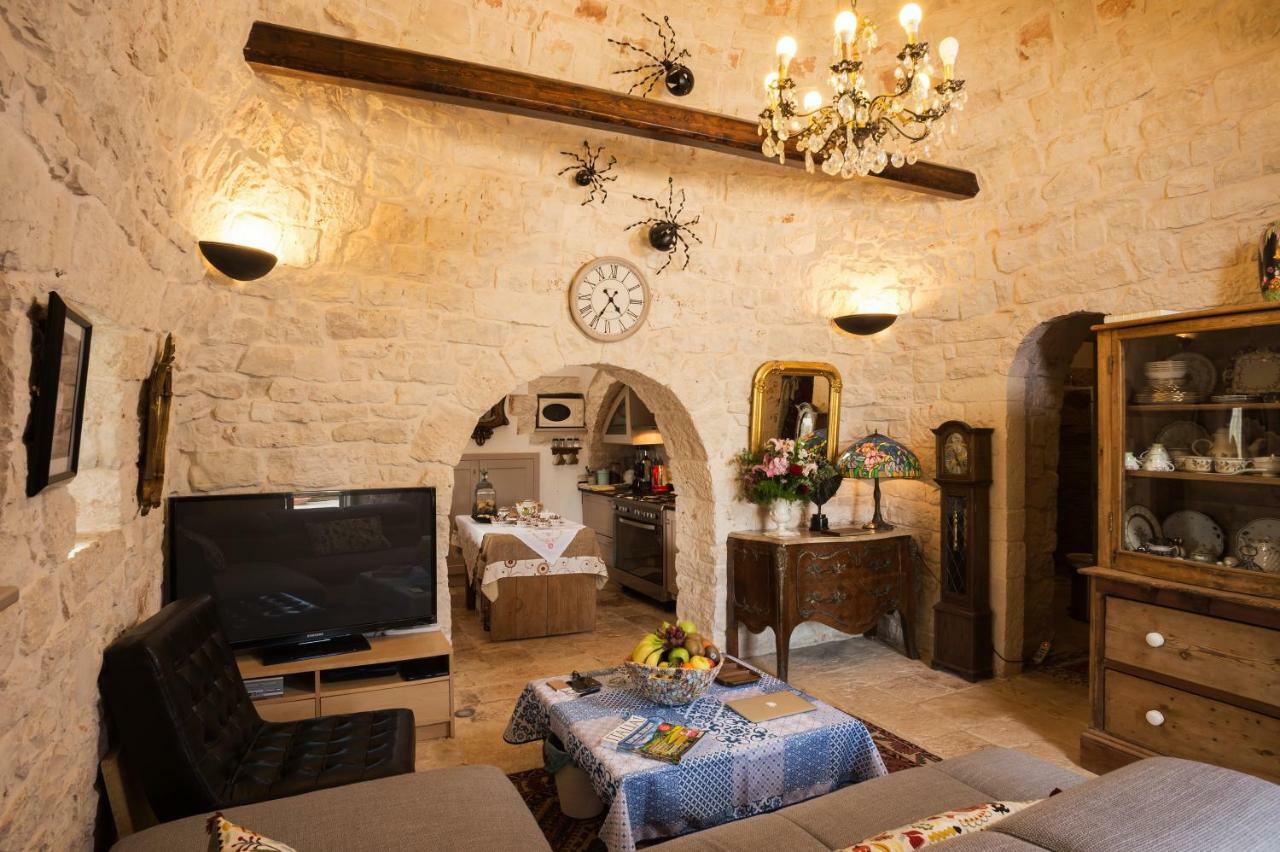 16 Trulli E Giardini Apartment อัลเบโรเบลโล ภายนอก รูปภาพ