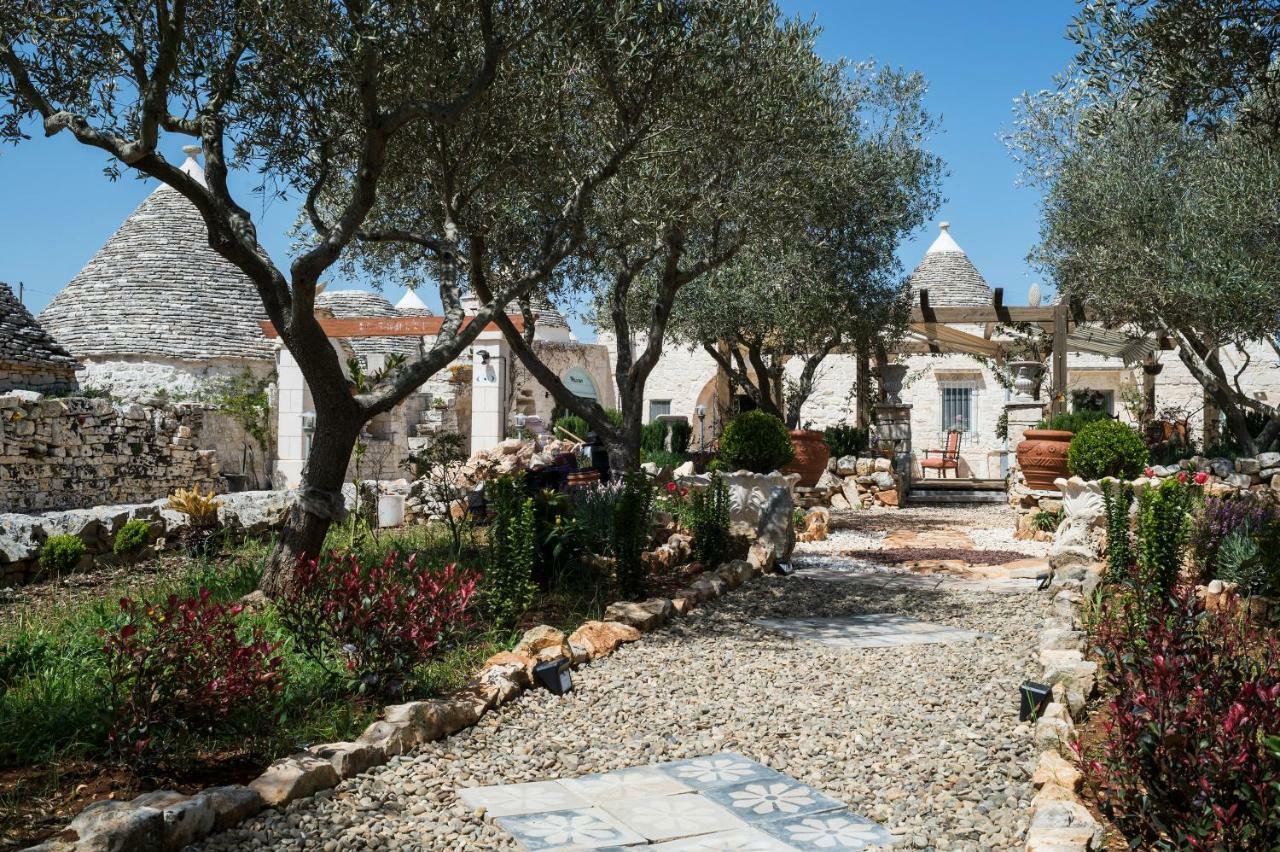 16 Trulli E Giardini Apartment อัลเบโรเบลโล ภายนอก รูปภาพ