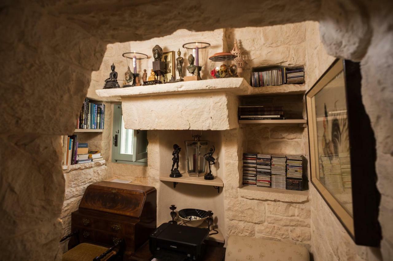 16 Trulli E Giardini Apartment อัลเบโรเบลโล ภายนอก รูปภาพ