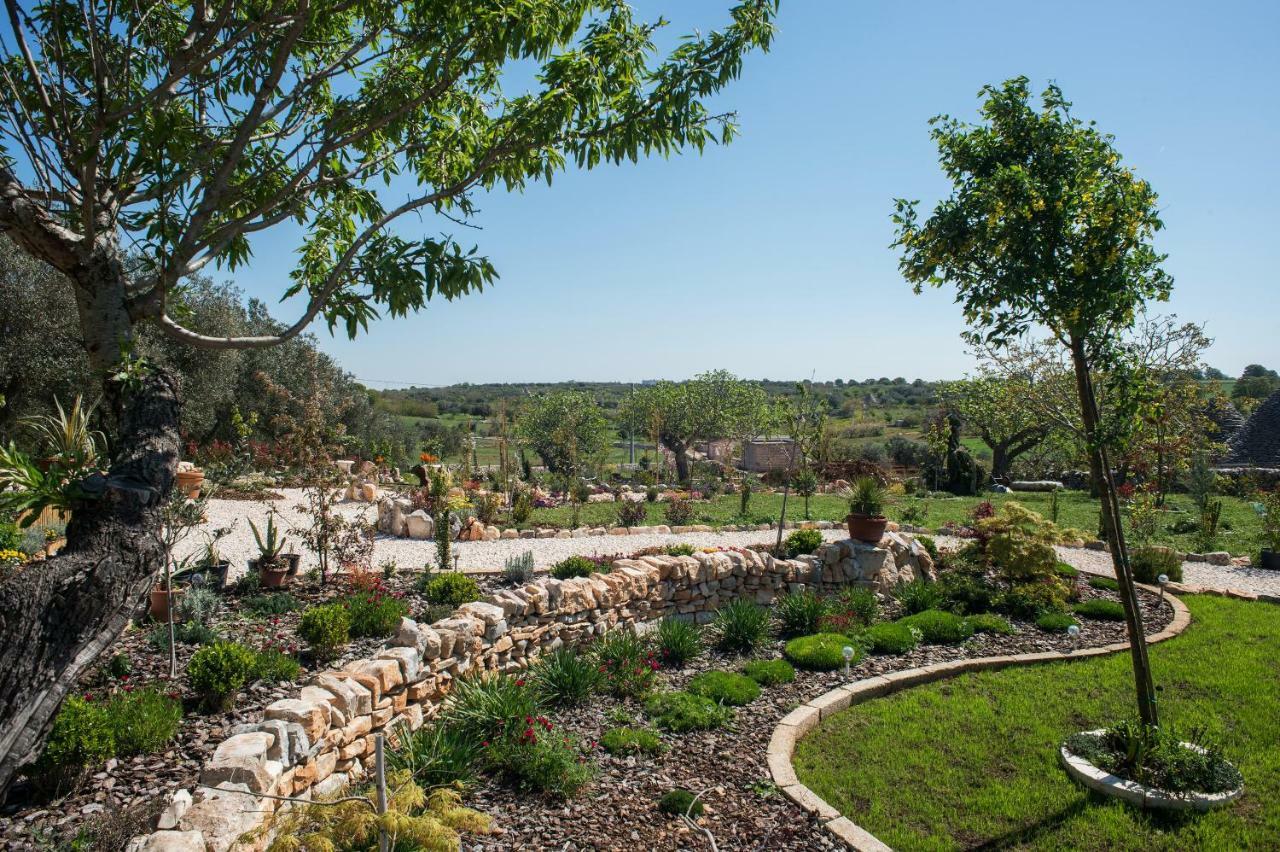 16 Trulli E Giardini Apartment อัลเบโรเบลโล ภายนอก รูปภาพ